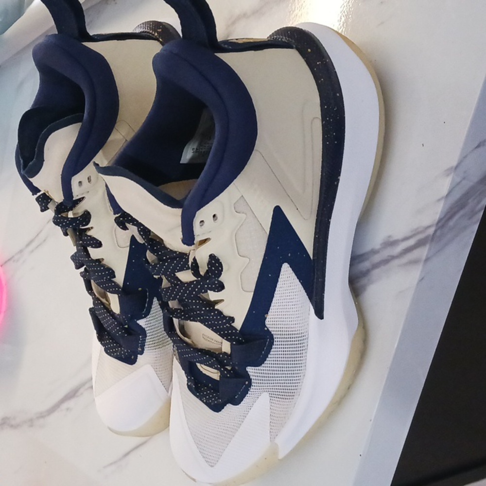 Jordan kids size 5y beige and dark blue